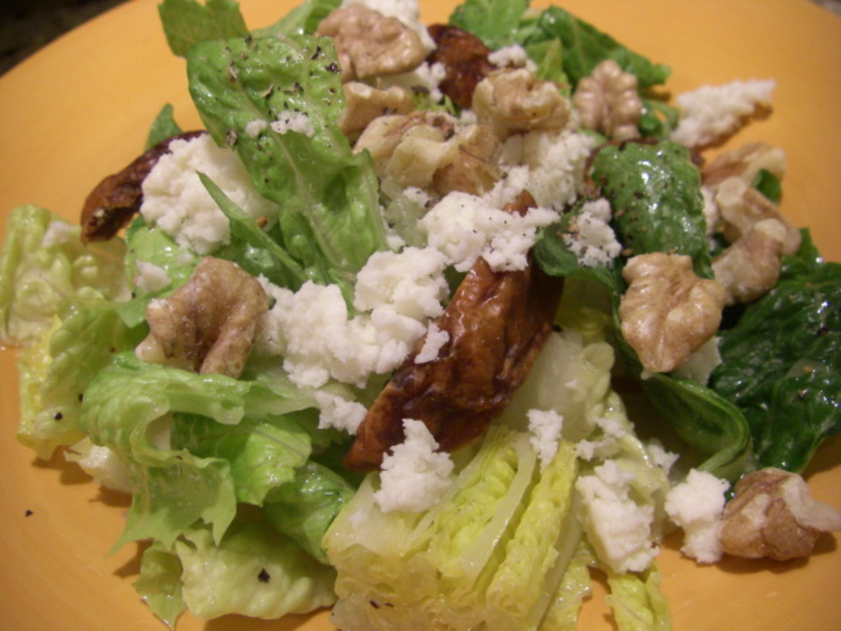 Dried Fig, Goat Cheese and Arugula Salad image