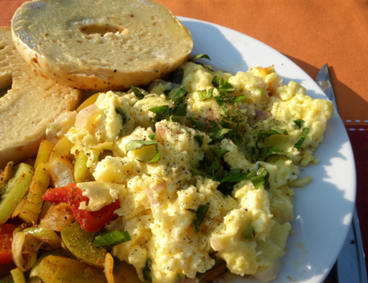 Fluffy Scrambled Eggs With Fresh Herbs
