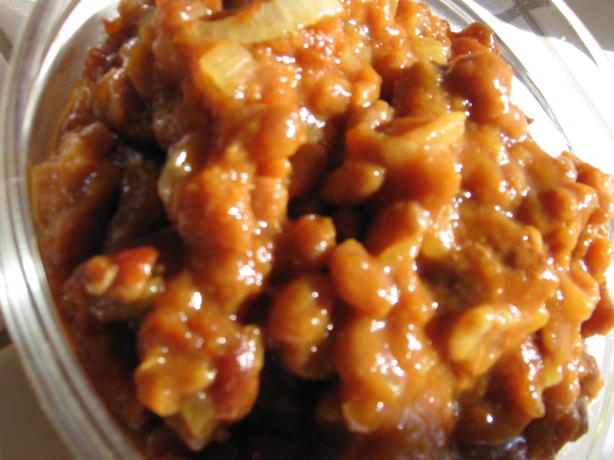 Bust Your Lips Southern Baked Beans.