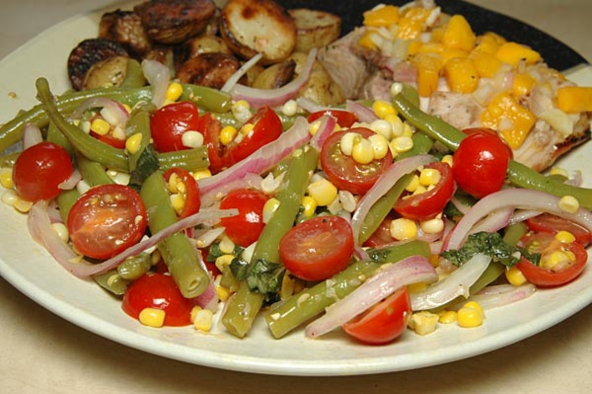 Green Bean Salad With Corn, Cherry Tomatoes & Basil