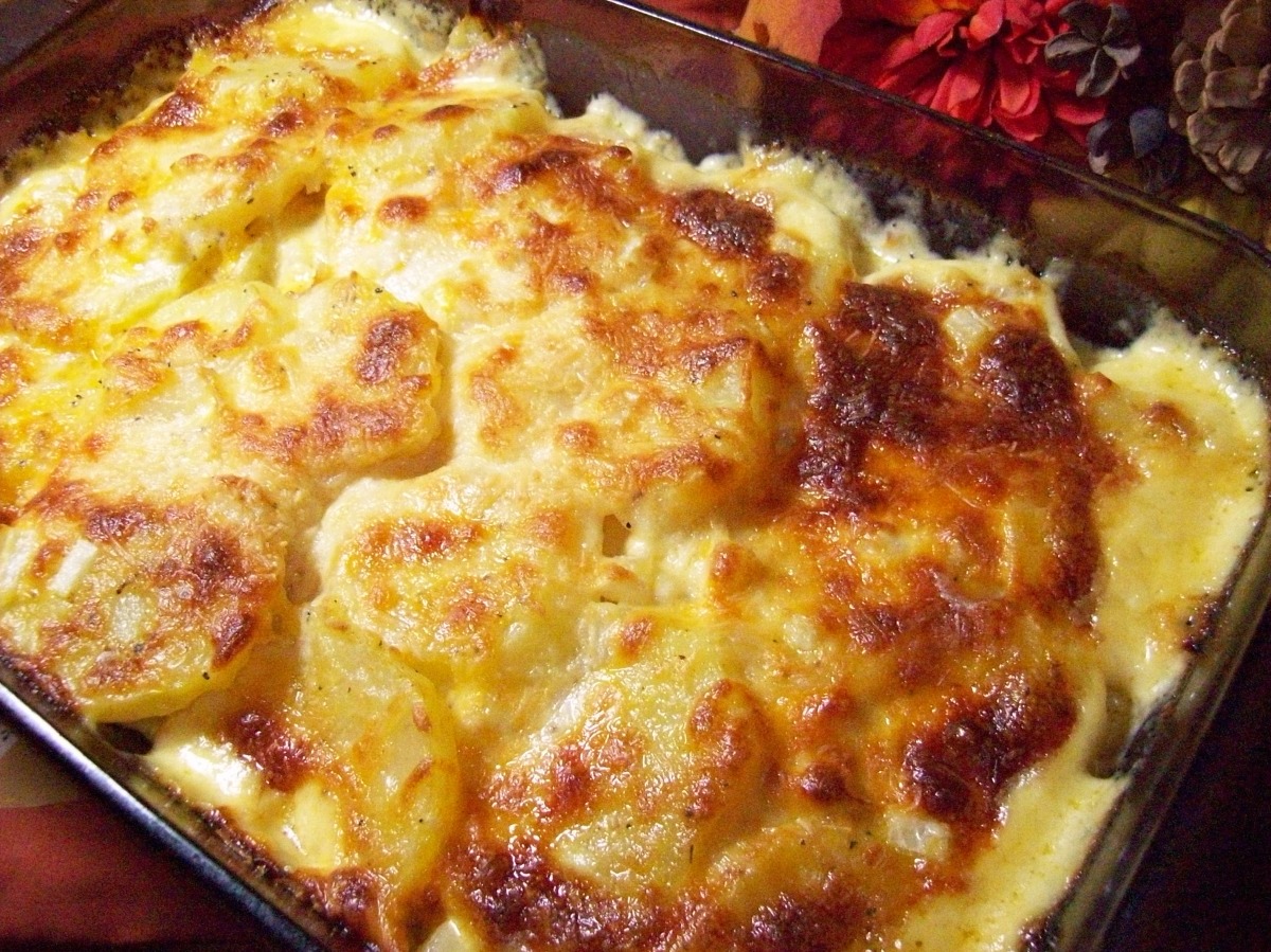 Velveeta Potatoes Au Gratin image