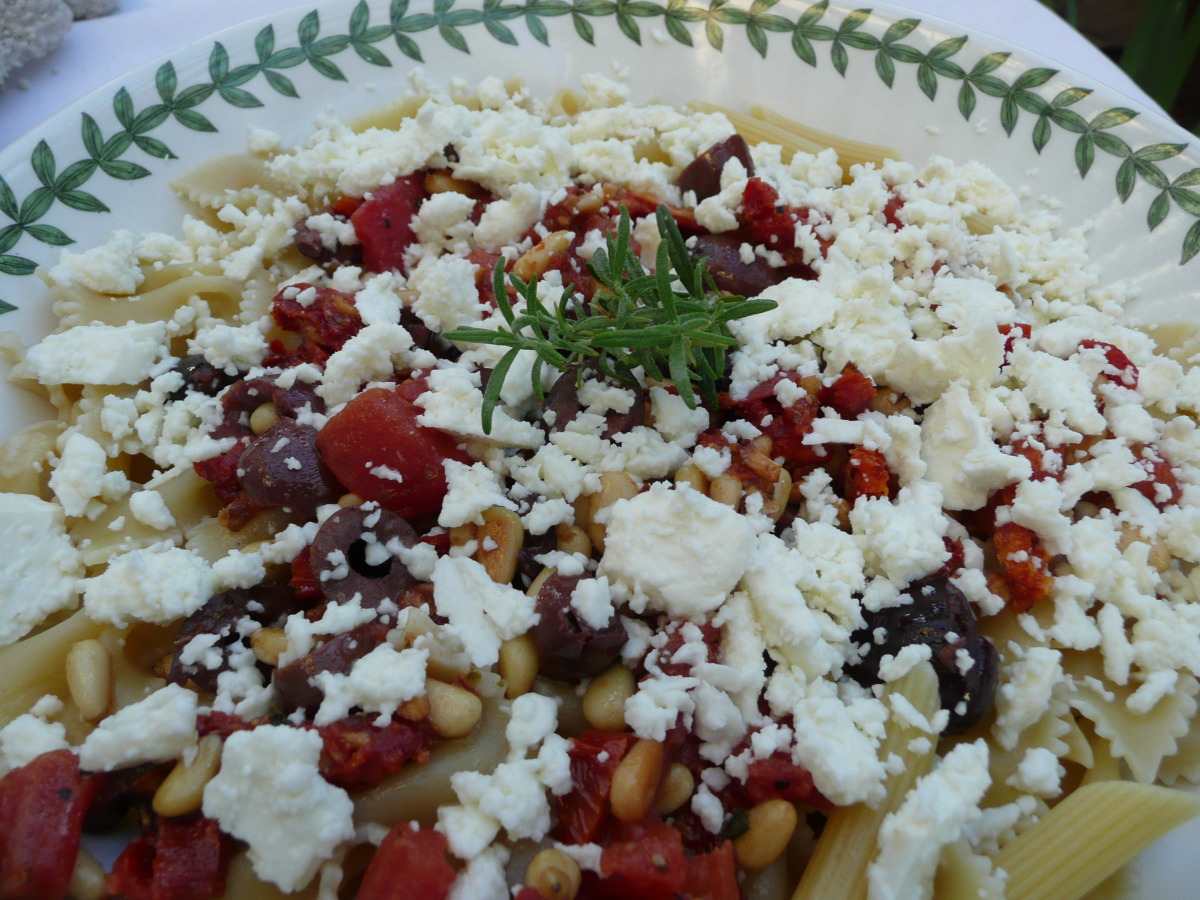 Bow Tie Pasta With Feta, Pine Nuts and Tomatoes_image
