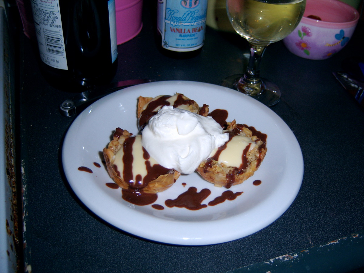 Chocolate-Nut Phyllo Cups