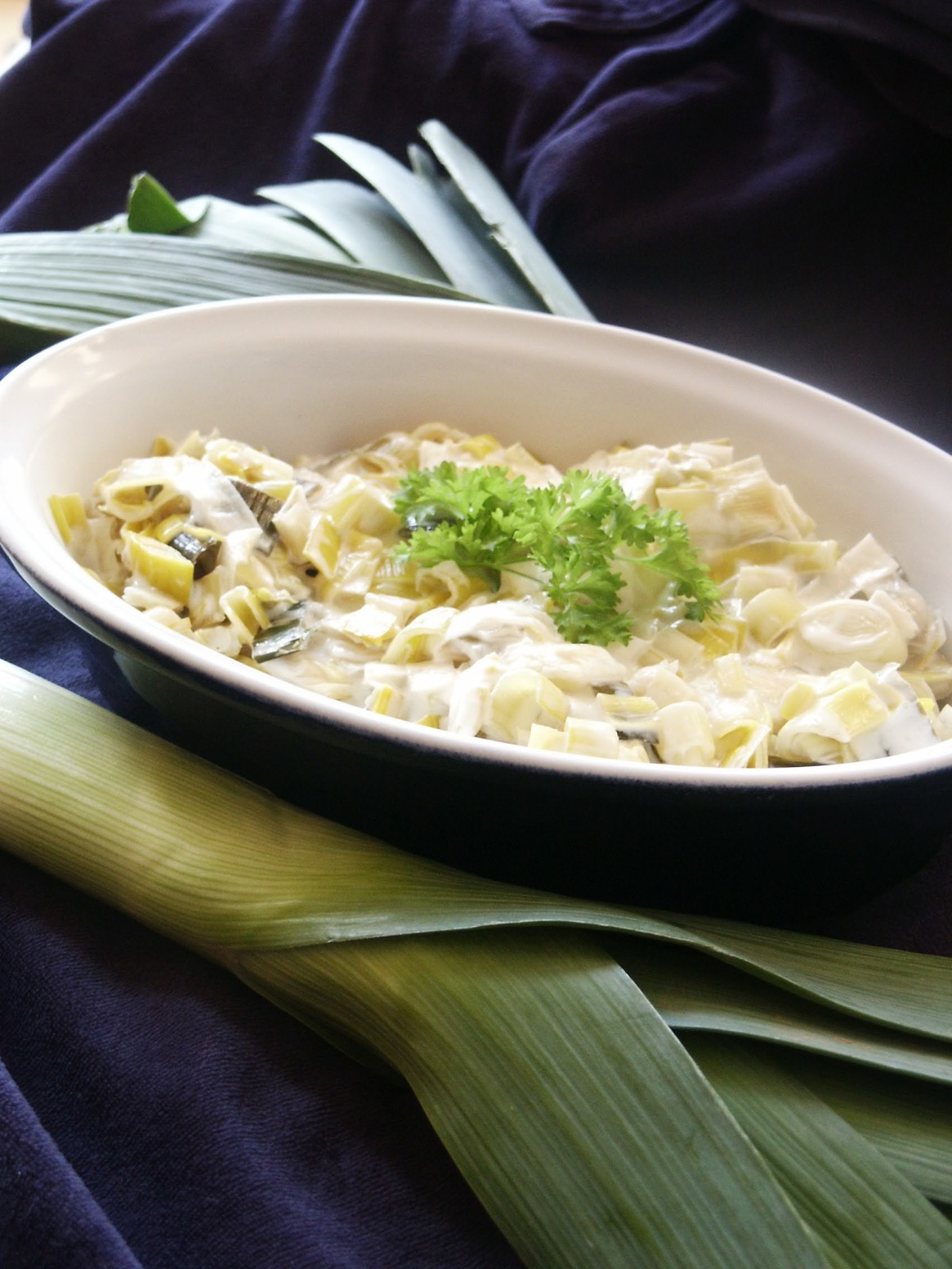 Leeks With Creamy Wine Sauce Recipe