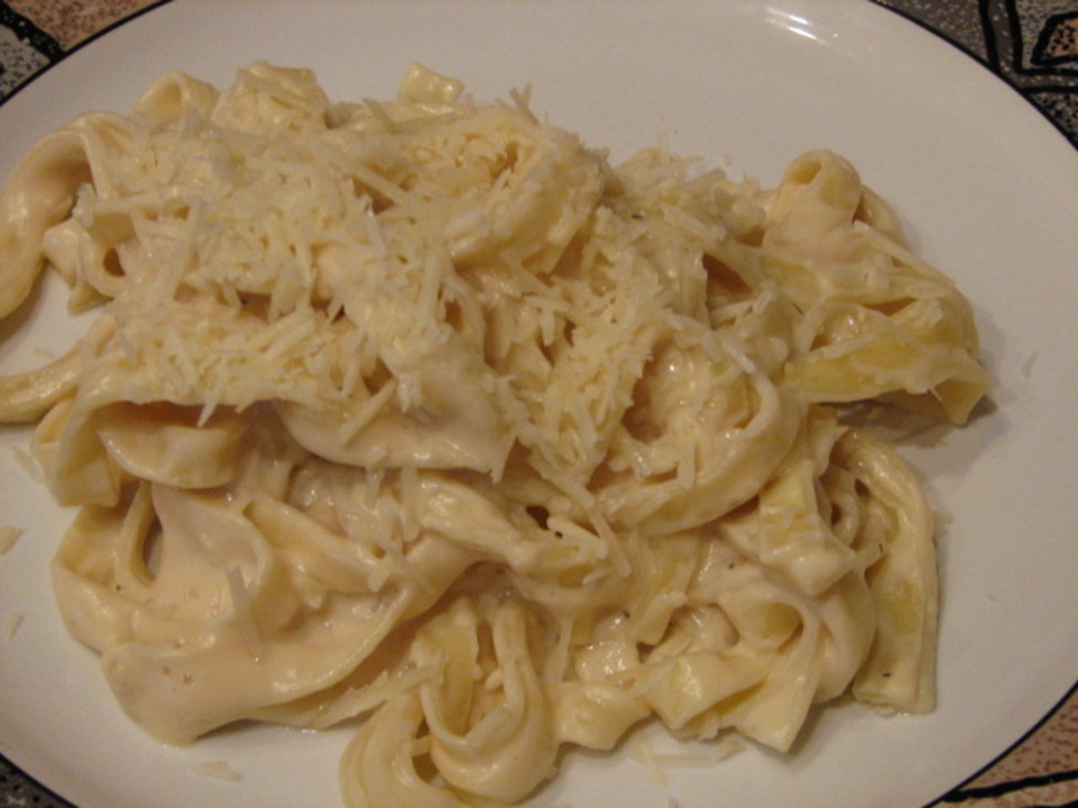 fettuccine-alfredo-sauce-recipe-food