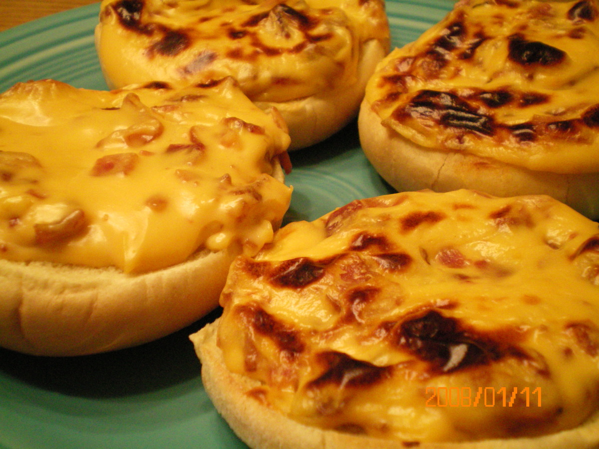 Easy Bacon and Cheese Buns! image