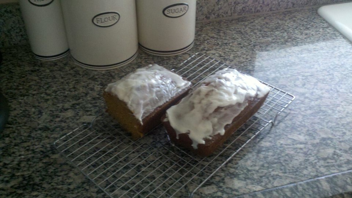 pumpkin bread with easy icing - YUMMY image