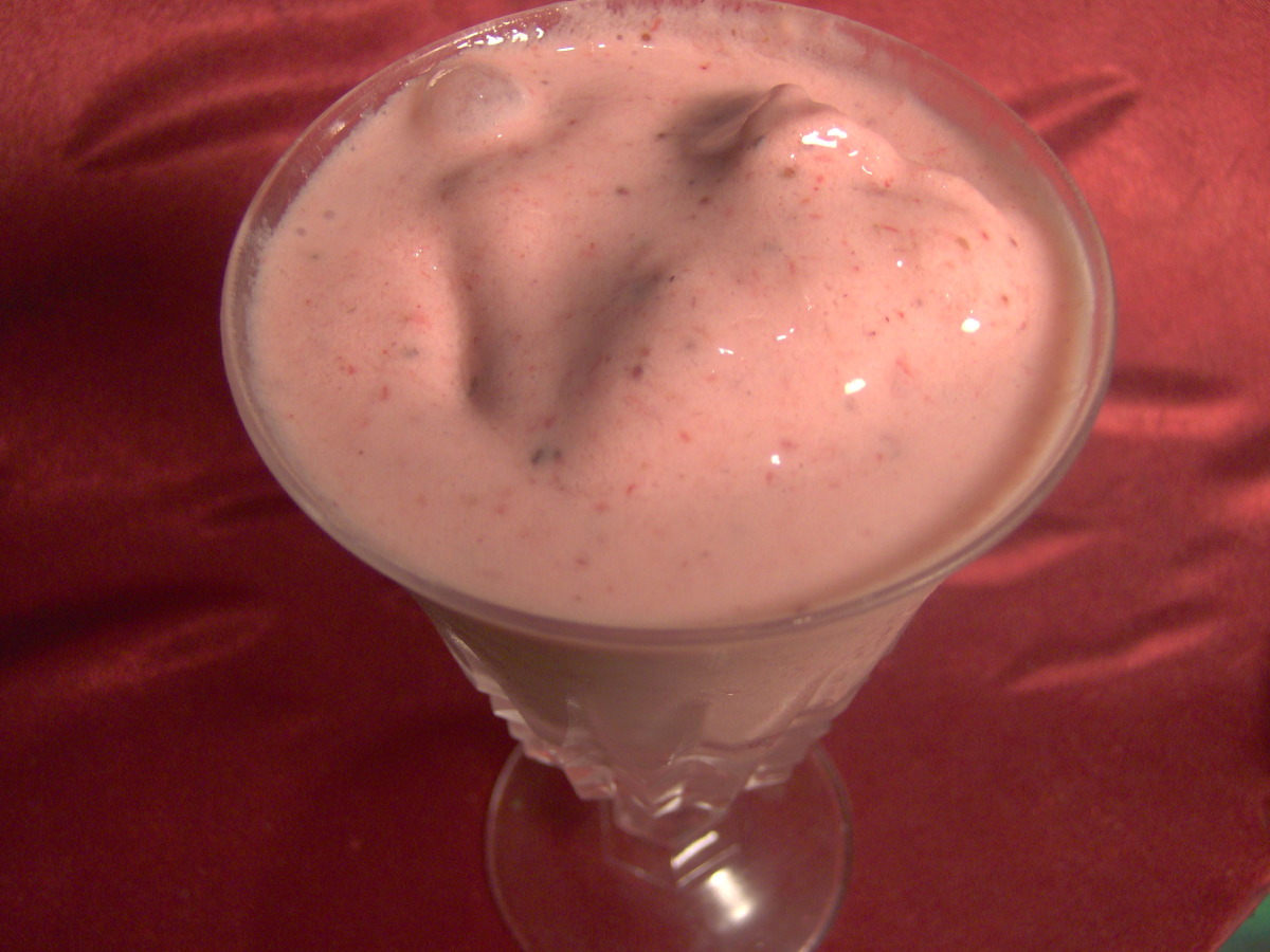 Delicious Creamy Strawberry Milk Shake