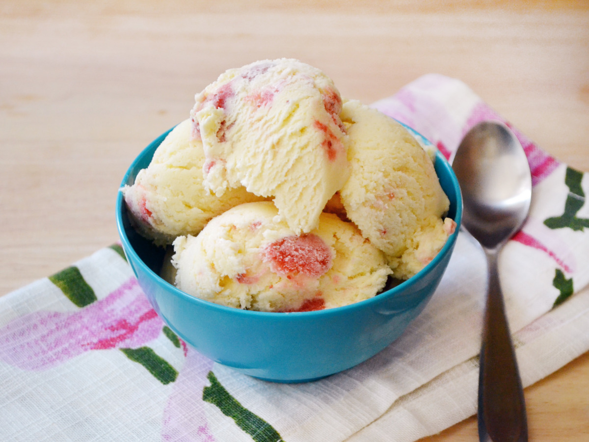 Creamy Vanilla Custard Ice Cream