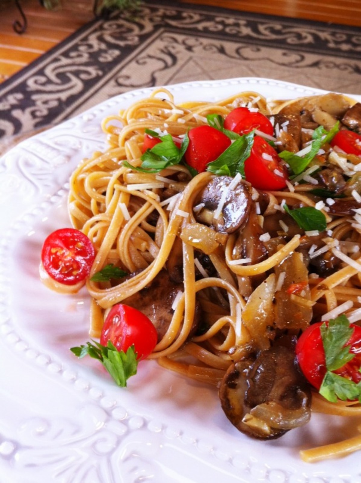Pasta with mushrooms and spinach_image