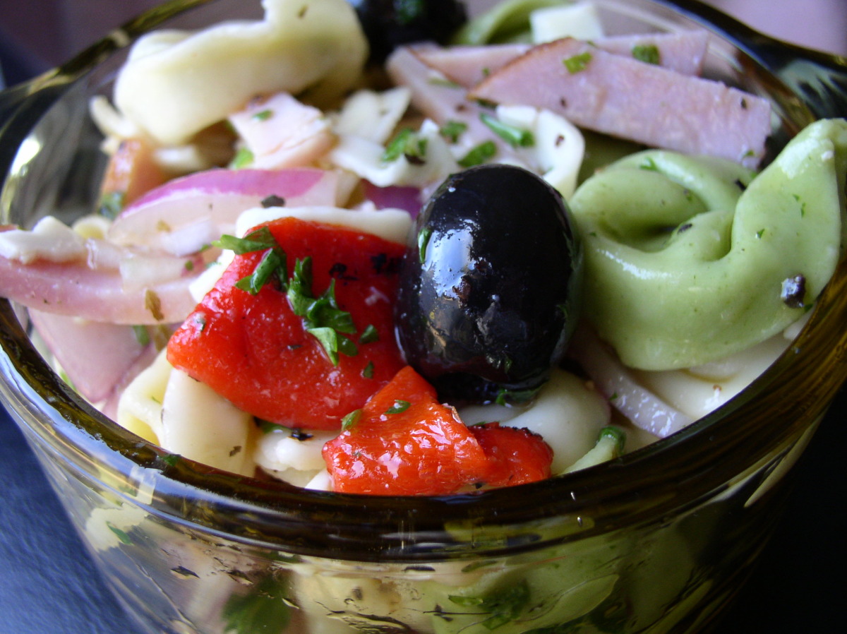 Summer Red Pepper Tortellini Salad-image