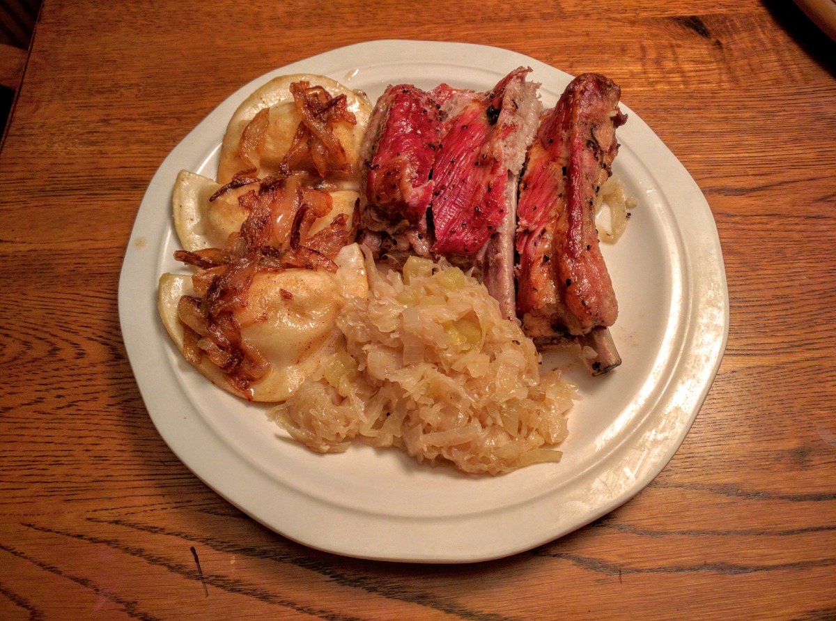 Baked Spareribs With Sauerkraut and Apples image