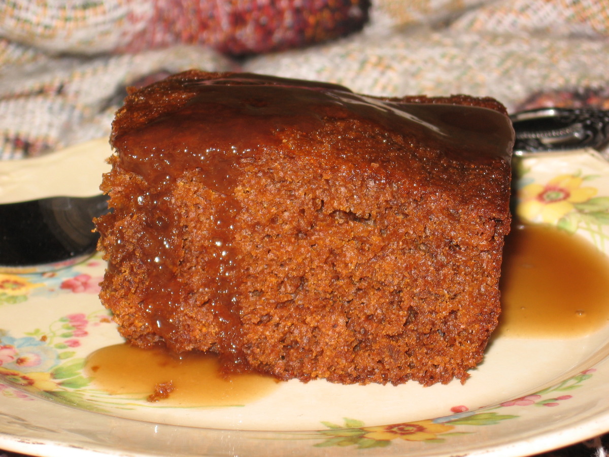 Gingerbread Cake With Brown Sugar Sauce_image