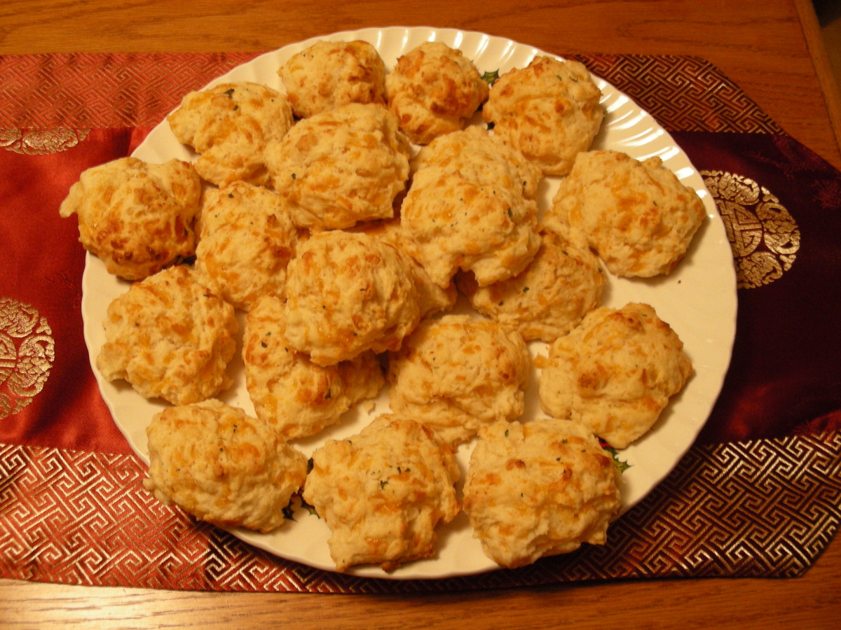 Garlic Cheddar Biscuits (a la Red Lobster)