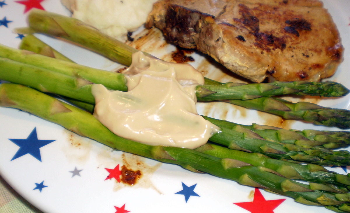 Asparagus With Wasabi-Mayonnaise Dip