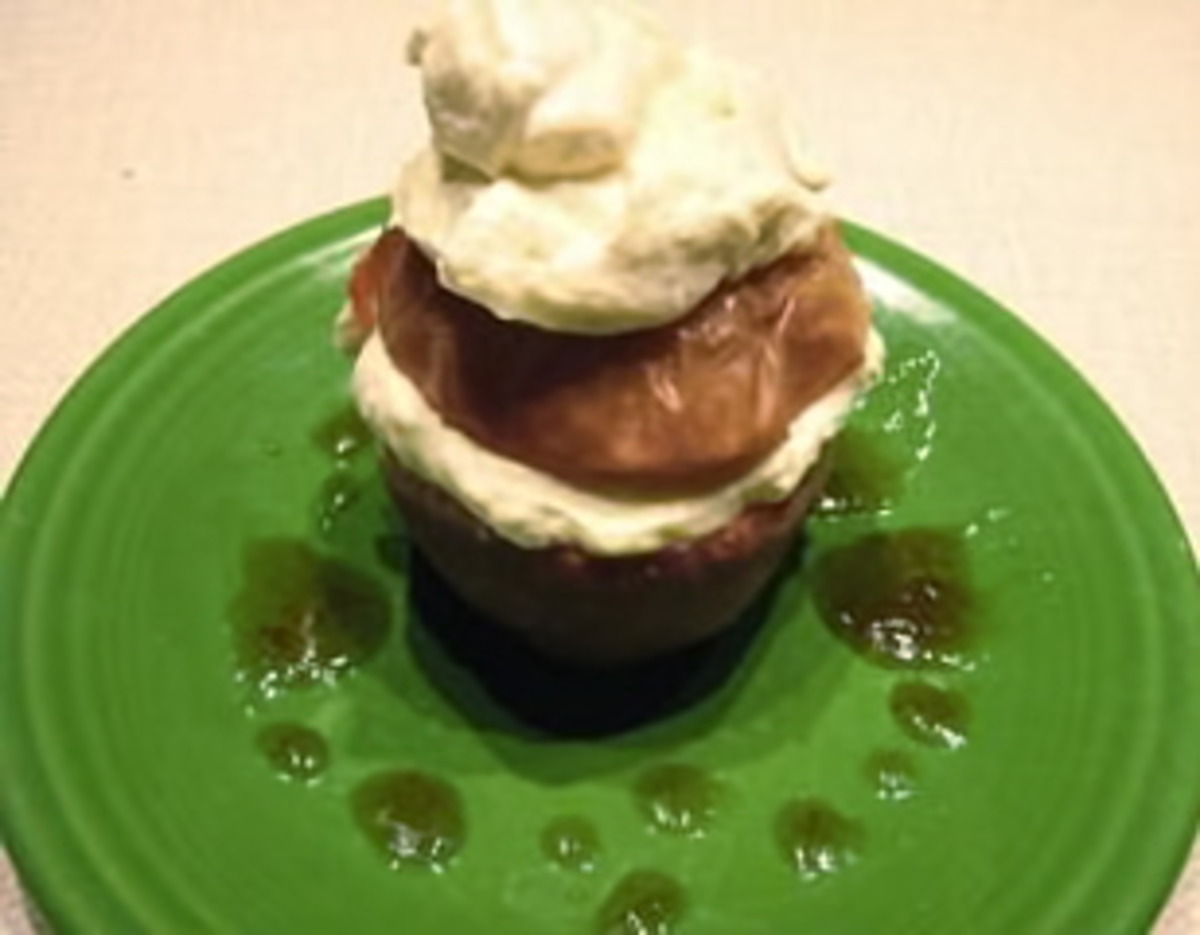 Baked Apples With Honey Cream Sauce