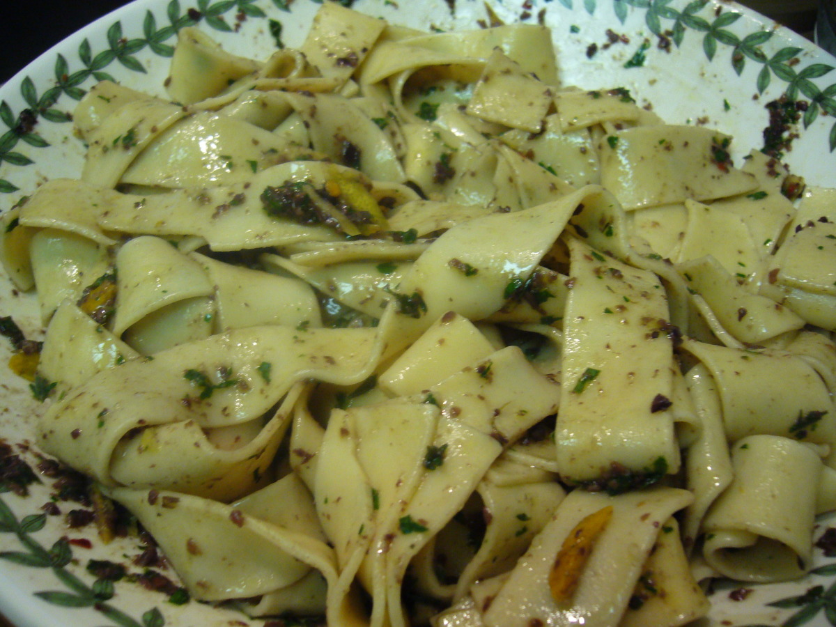 Pappardelle Pasta With Olives, Thyme, and Lemon_image