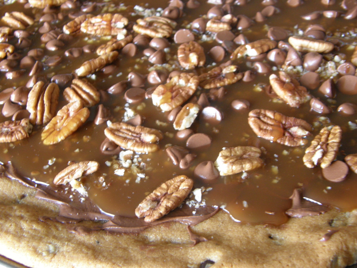 Caramel-Chocolate Chip Pizza