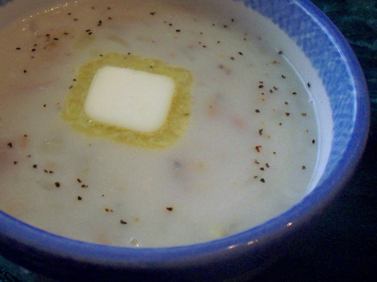 Easy Boston Clam Chowder recipe - Berry&Maple