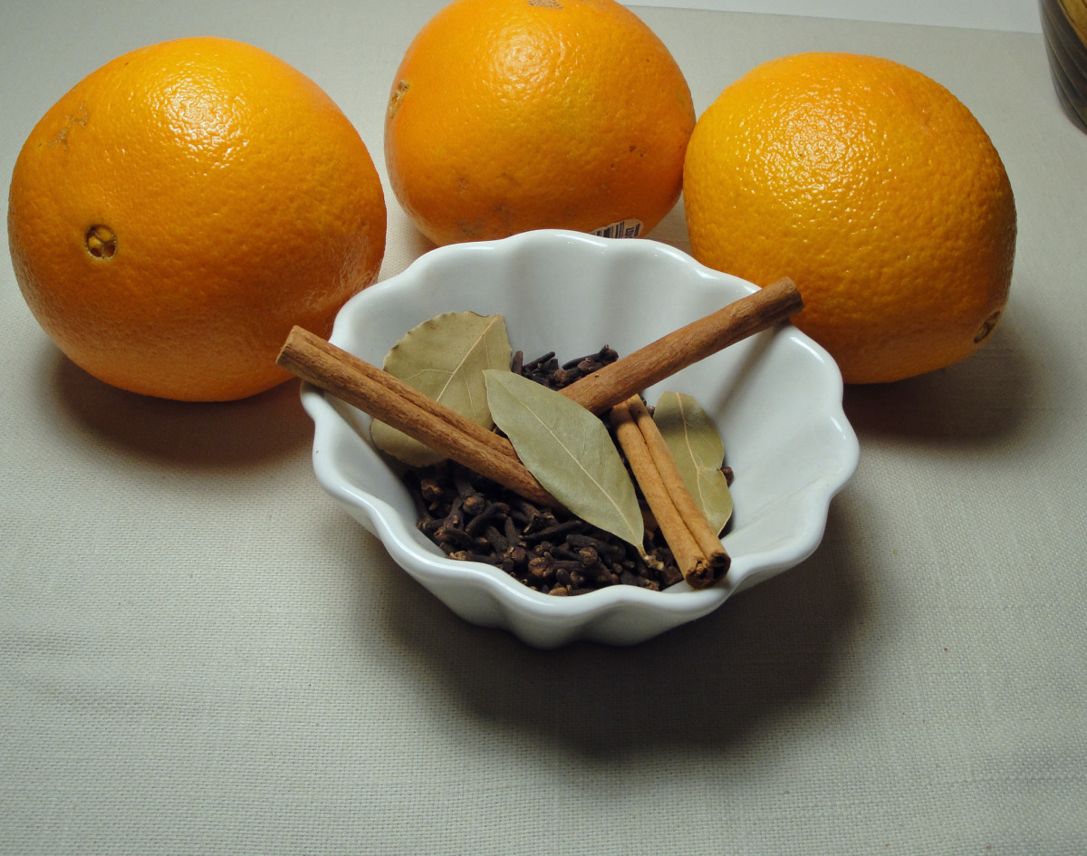 Cinnamon Orange Slow Cooker Potpourri