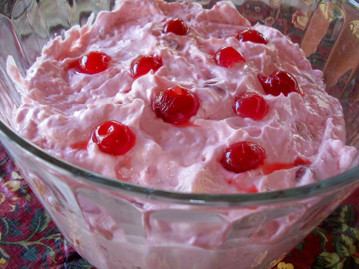 Mom's Pink Stuff Dessert ( Cherry Pie Filling, Pineapple ) Recipe 