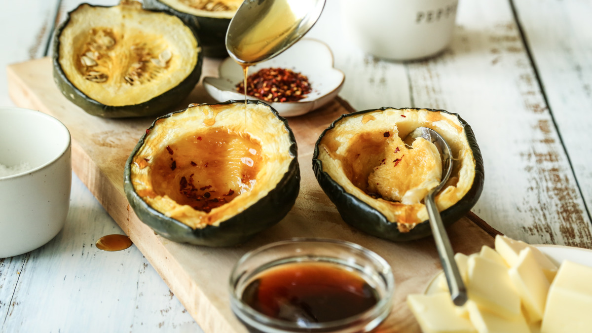 Baked Acorn Squash With Spicy Maple Syrup