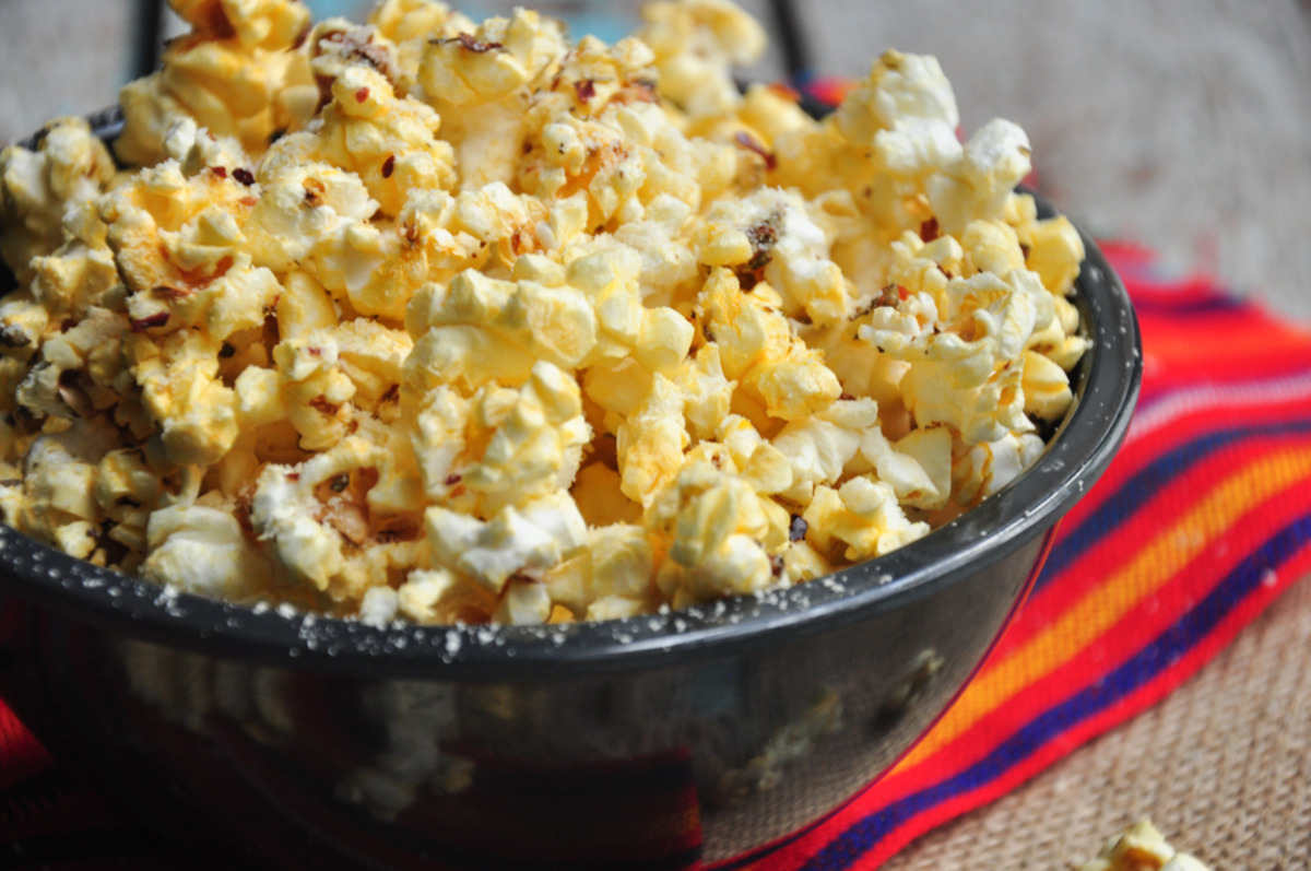Pizza-Flavored Stovetop Popcorn - The Good Plate