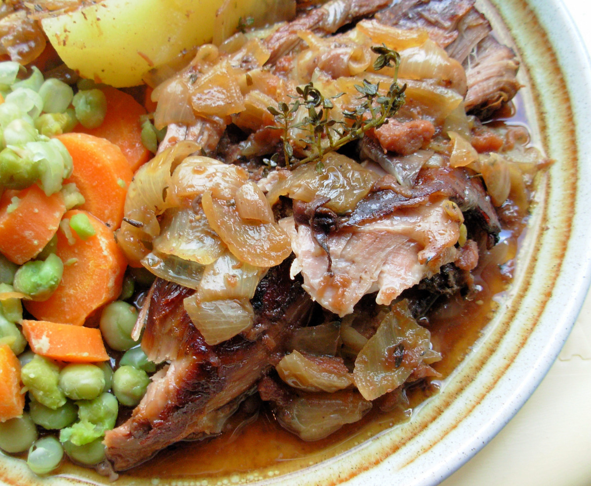Slow Cooked Lamb With Onions and Thyme_image