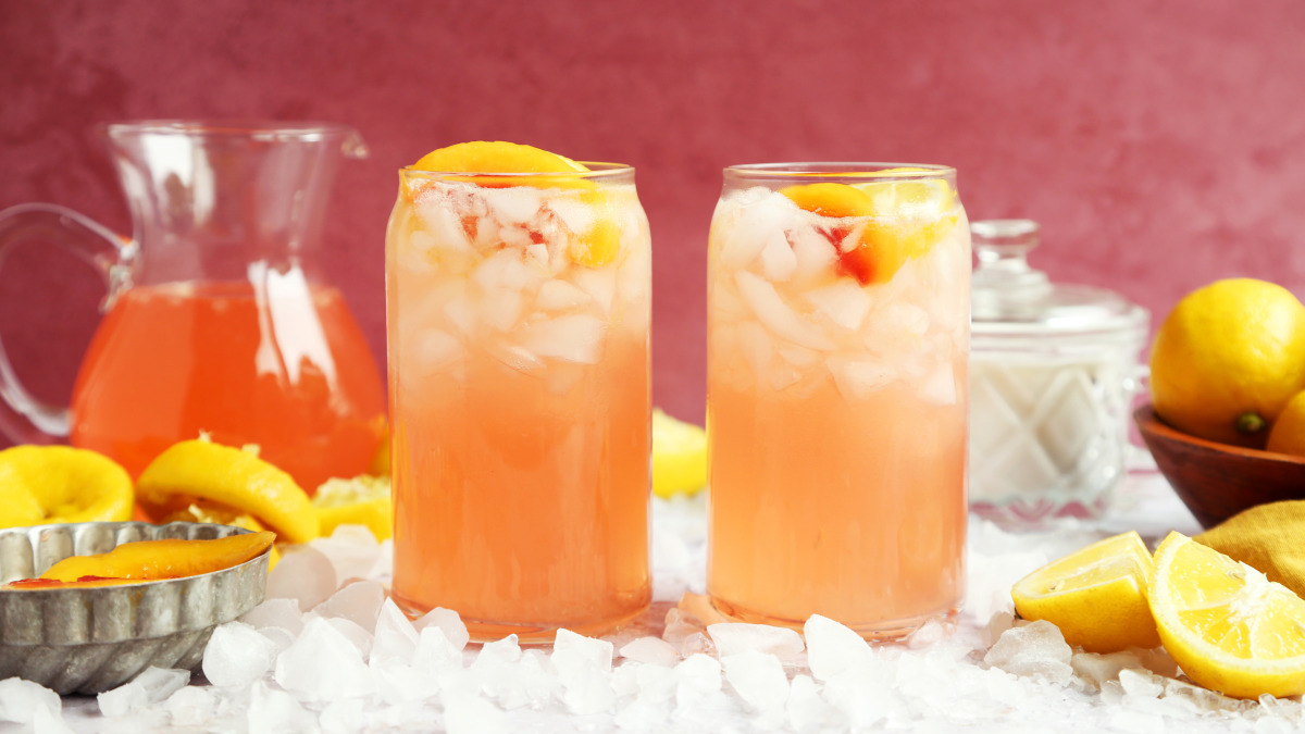 Sweet Peach Green Tea Lemonade Recipe