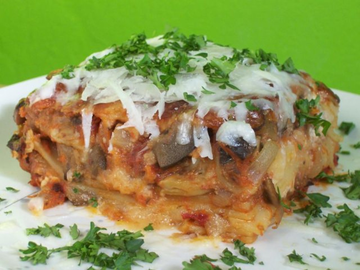 Sarah's Amazing Vegetarian Lasagna image