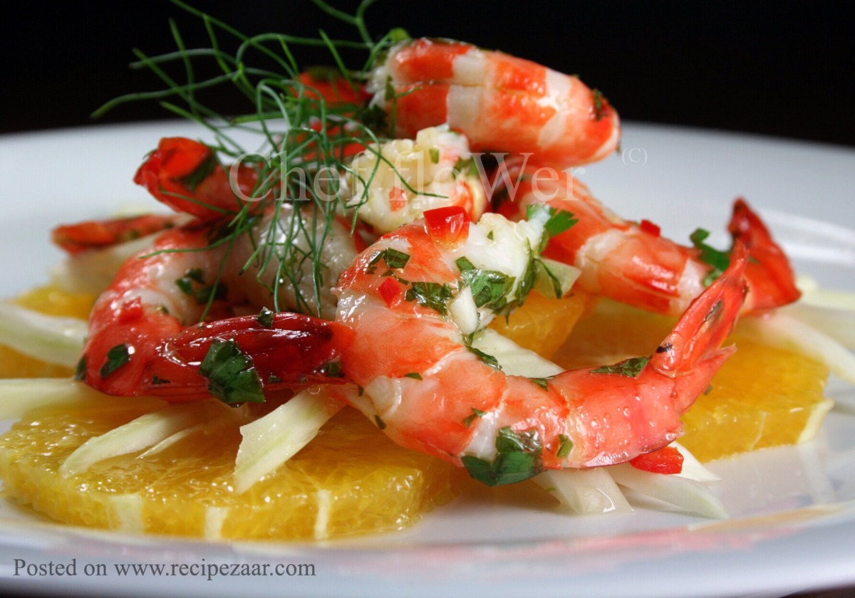Fennel and Orange Salad Topped With Prawns / Shrimp_image