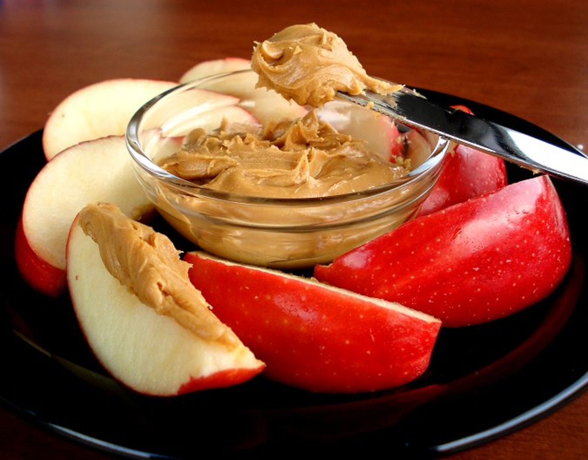 Apples and Peanut Butter (Apple Slices)_image