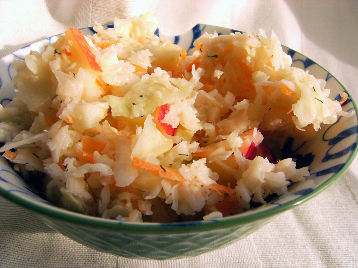 Coleslaw With Apple and Onion Recipe