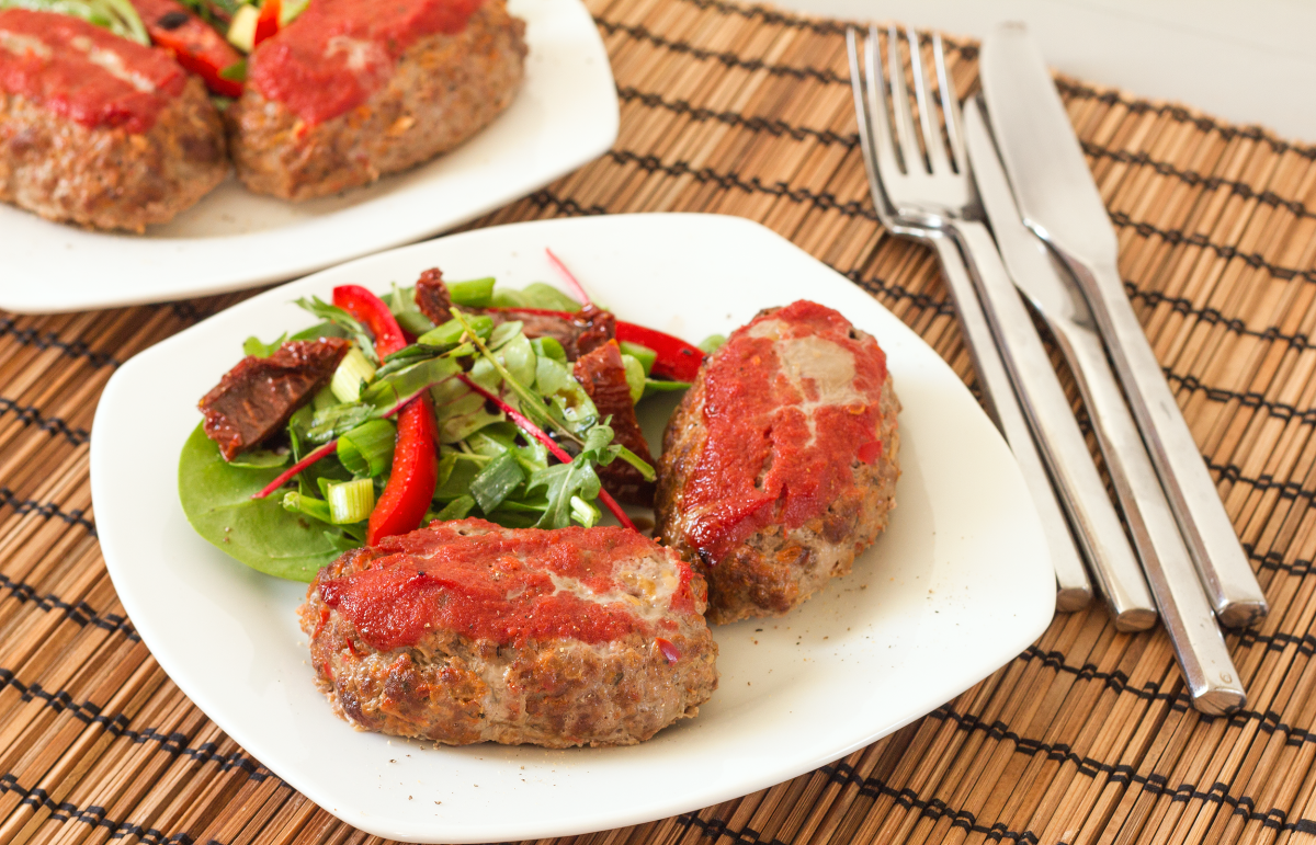 Low Fat Meatloaf / Easy Healthy Meatloaf Cooking Made Healthy / To prepare a single large meatloaf (rather than the mini meatloaves), simply shape the meat mixture into the shape of a loaf.