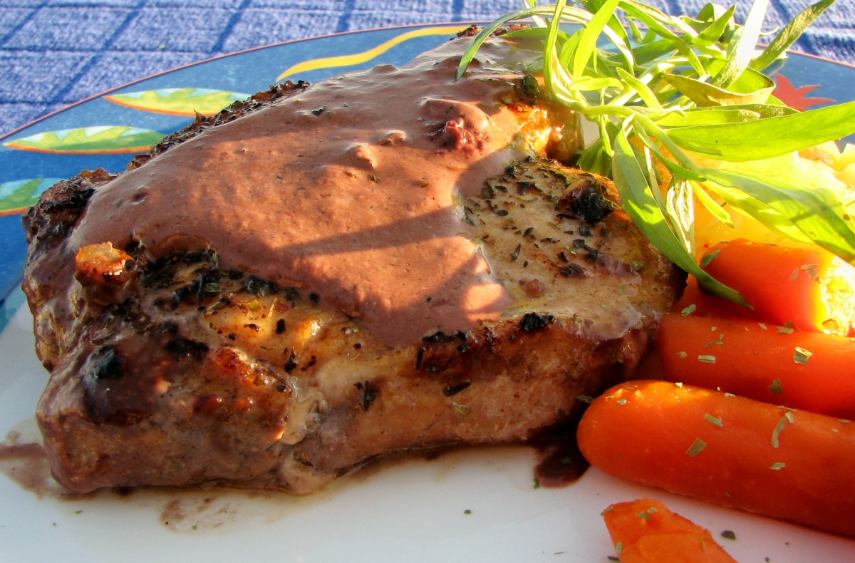 Pork With Creamy Tarragon Wine Sauce_image
