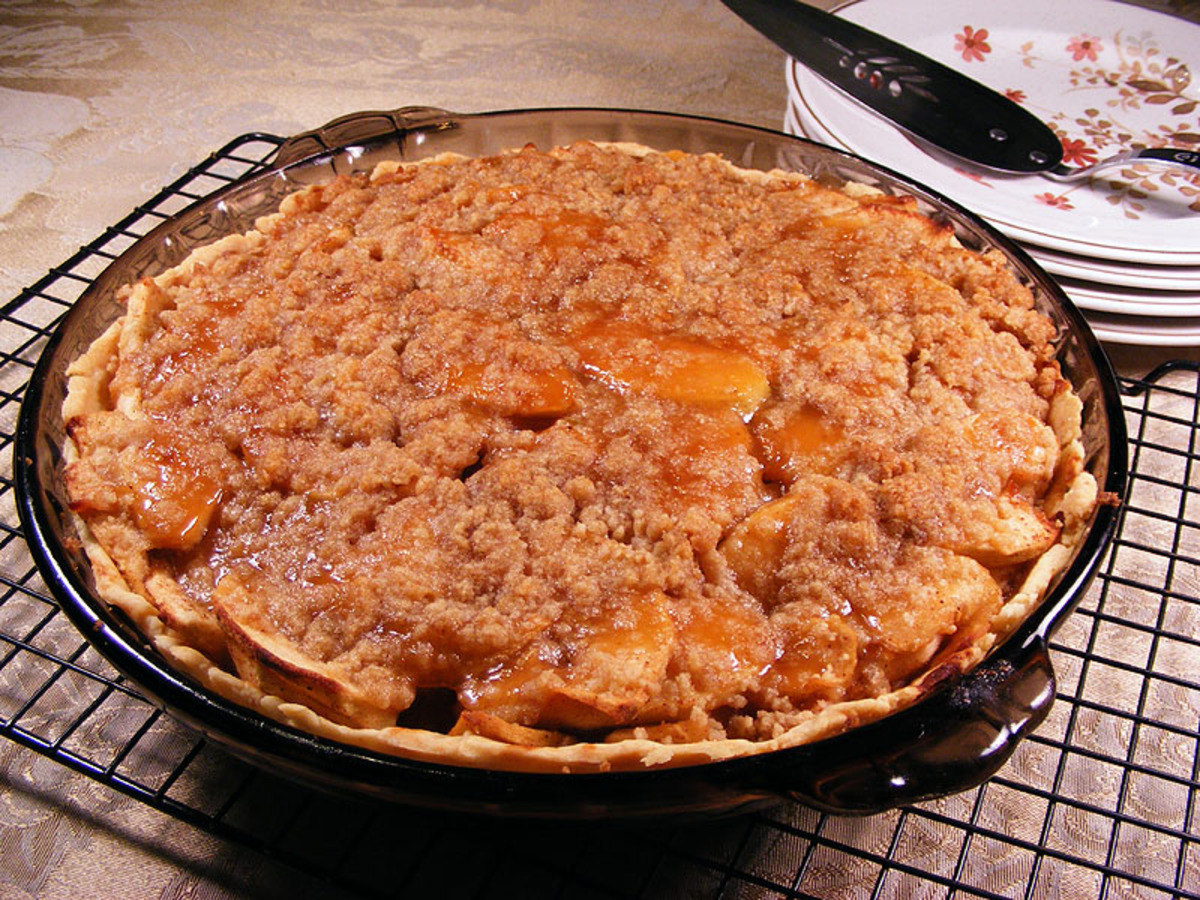 Caramel-Apple Crumb Pie image