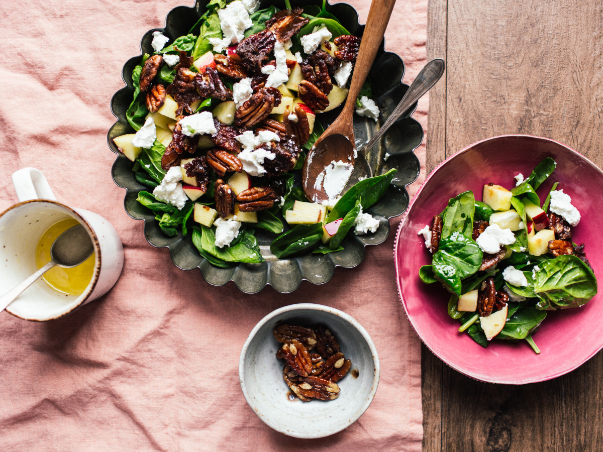 Spinach Salad With Caramelized Pecans_image