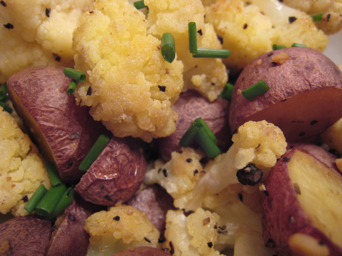 Roasted Potatoes And Cauliflower With Chives Recipe Food Com Oven roasted potatoes & bell peppermccormick. roasted potatoes and cauliflower with chives