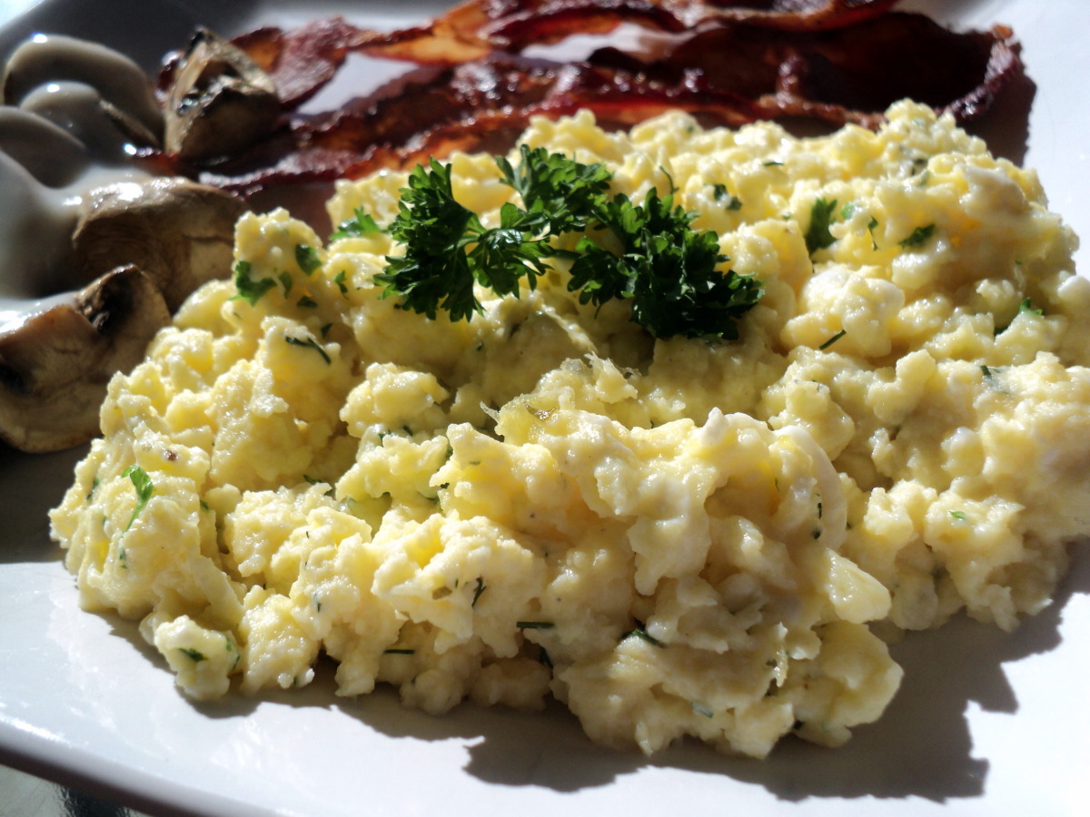 French Scrambled Eggs – SupperBell