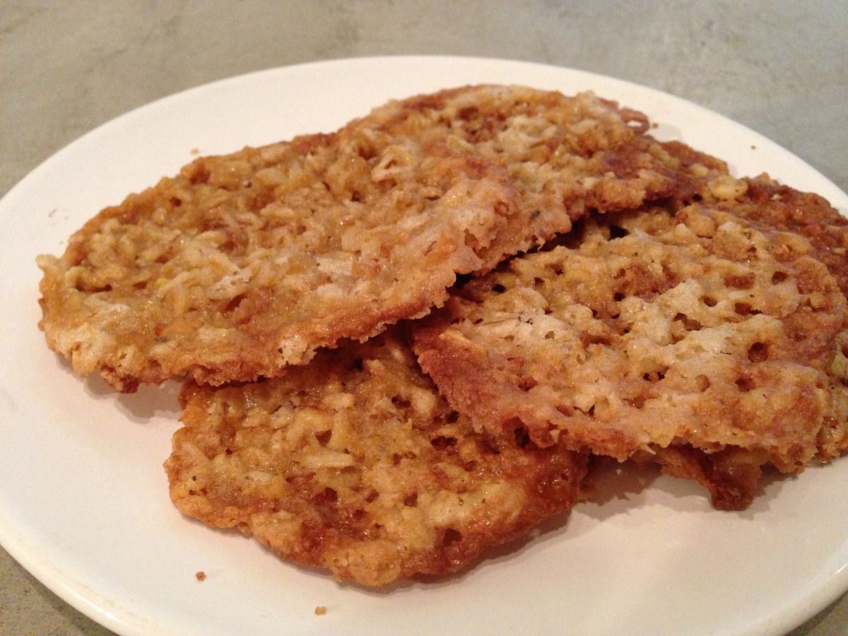 Lacy Oatmeal Crisp Cookies Recipe