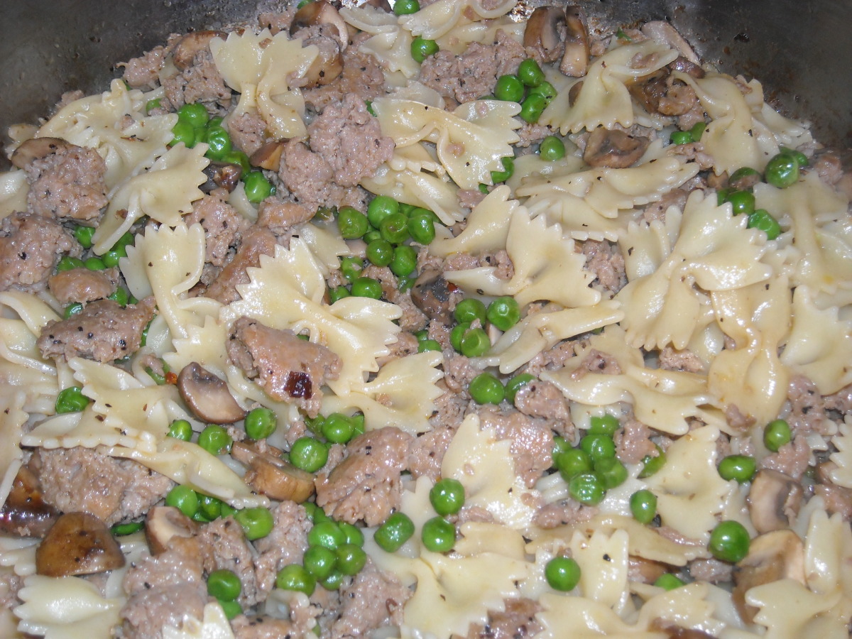 Farfalle With Turkey Sausage, Peas, and Mushrooms