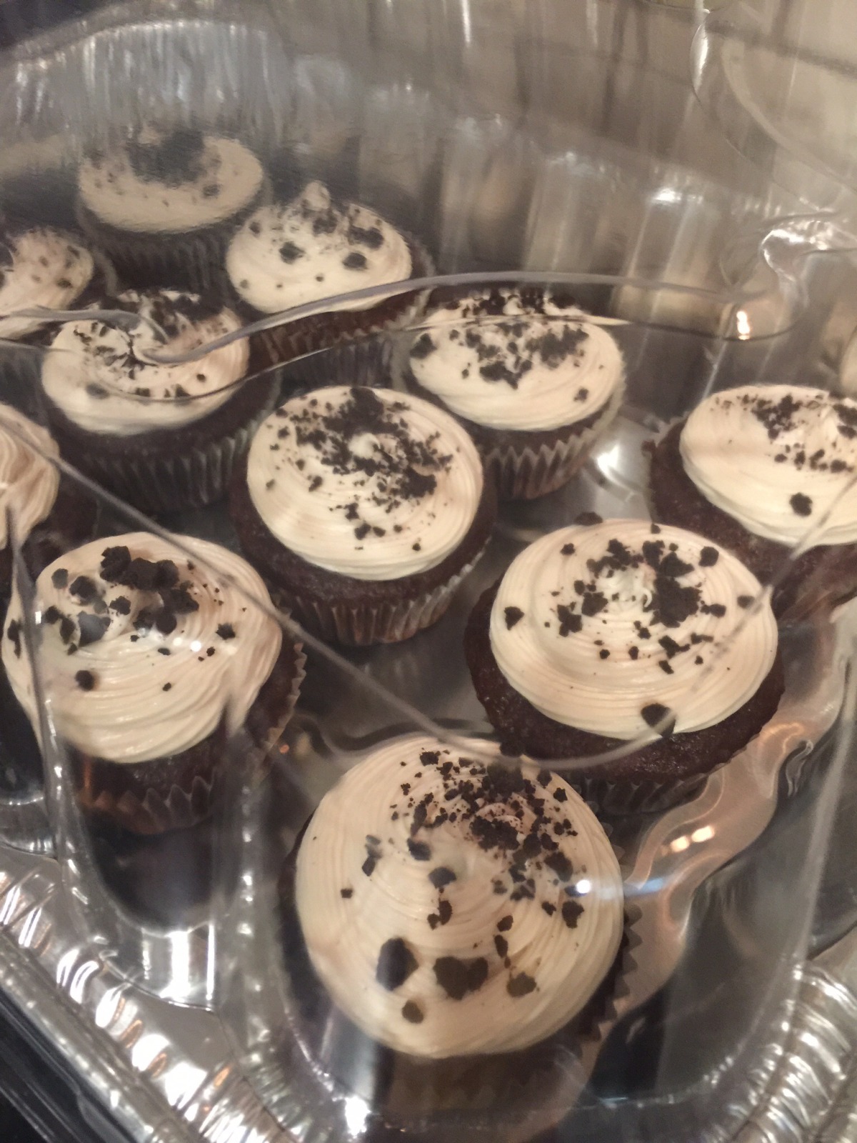 AIR FRYER OREO CUPCAKES  CUPCAKES IN THE AIR FRYER 