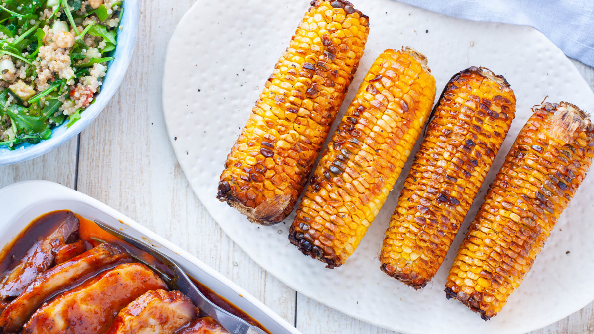 Super Easy, Fat-Free Grilled Corn-In-The-Husk Recipe 