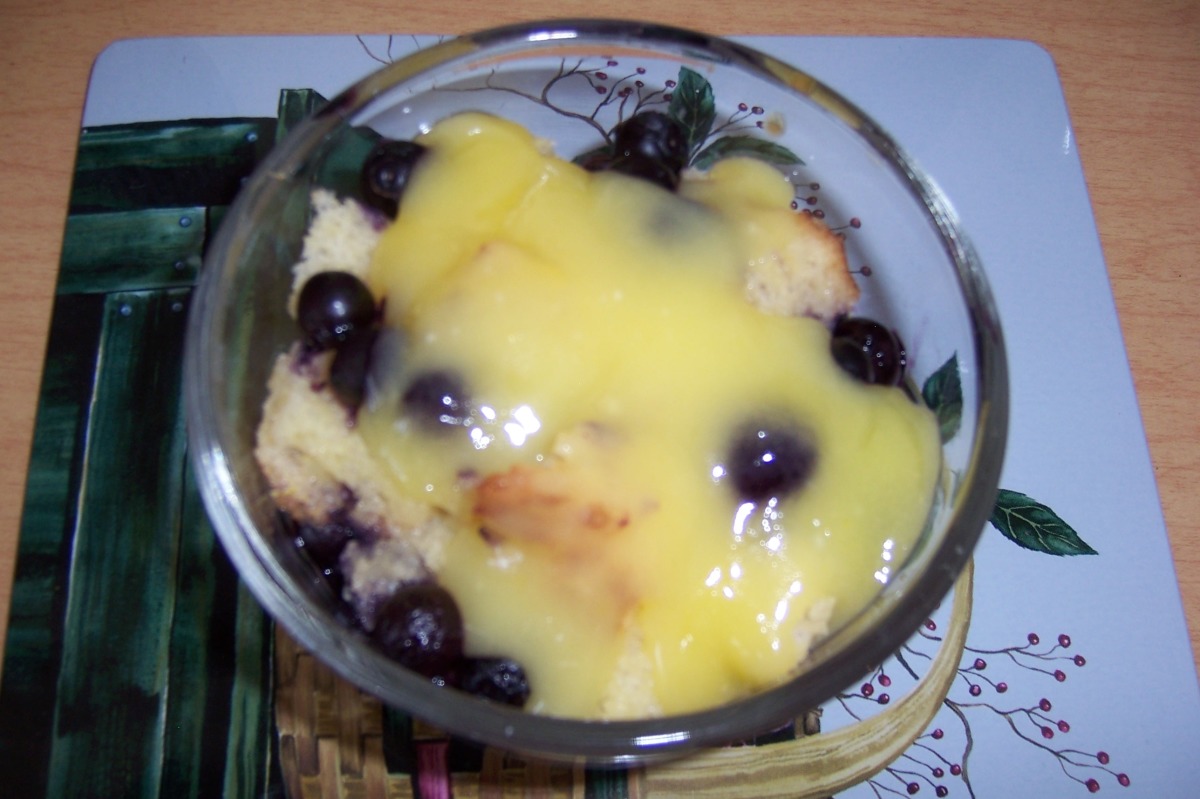Blueberry Bread Puddings With Lemon Curd_image