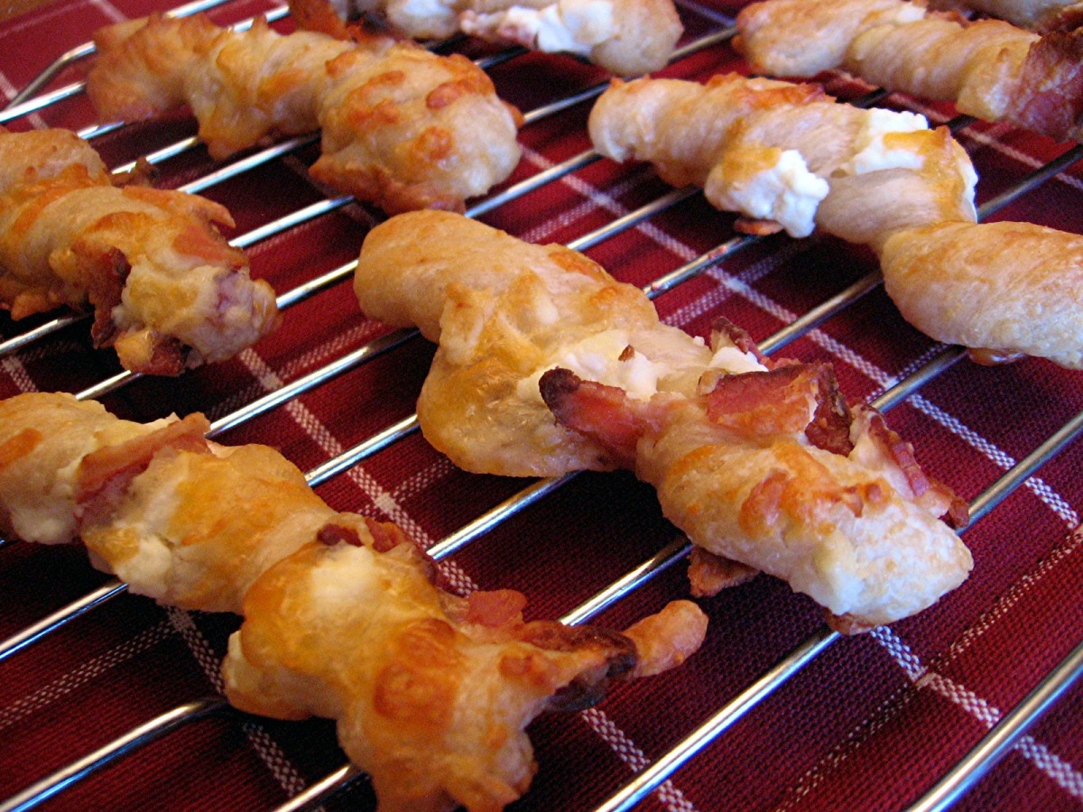 Bacon Cream Cheese Breadsticks
