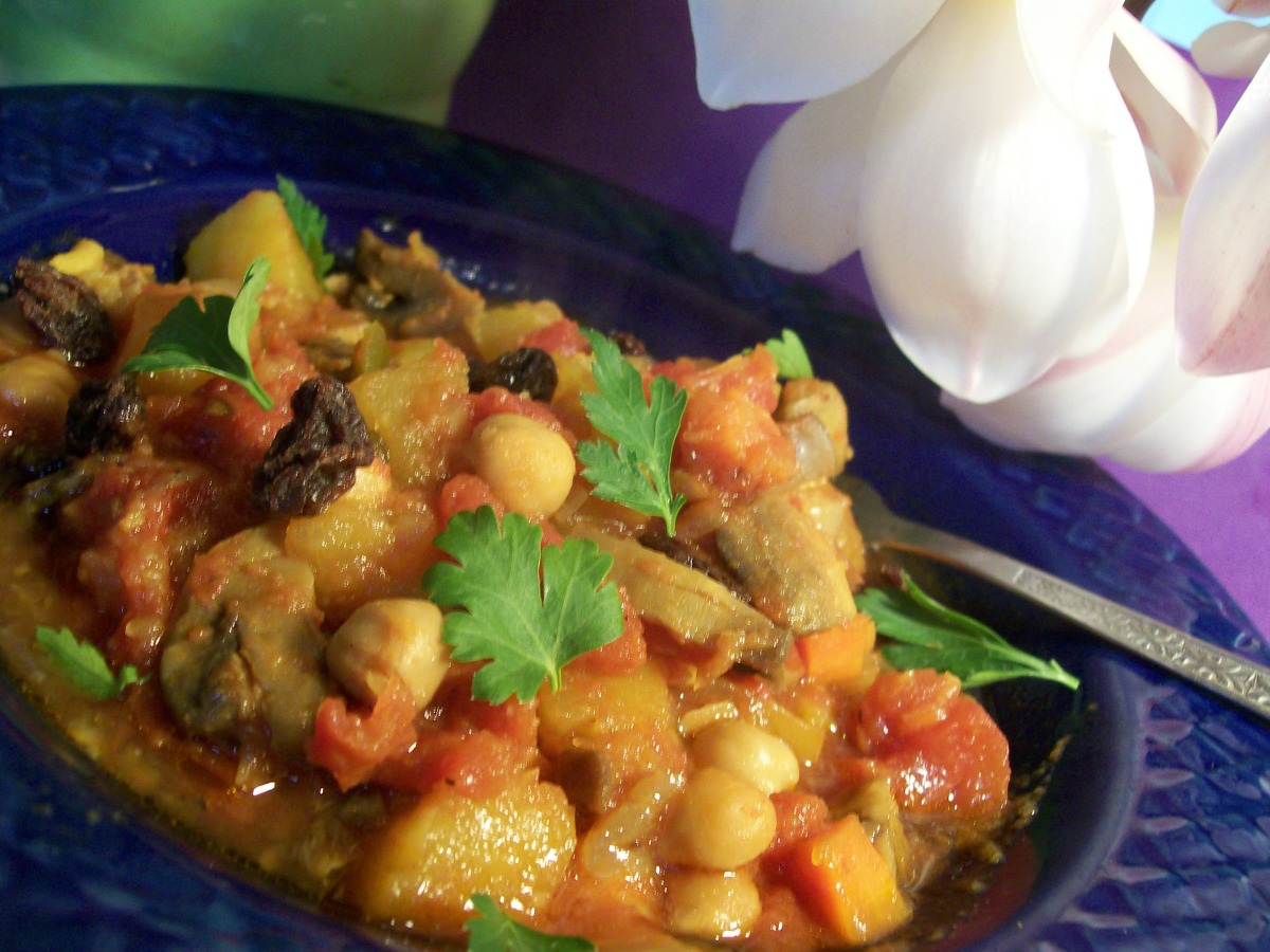 Crock Pot Tagine of Squash and Chickpeas With Mushrooms_image