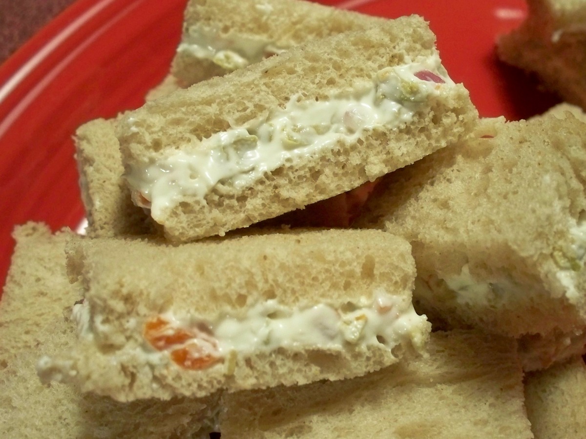 Cream Cheese and Olive Party Sandwiches_image
