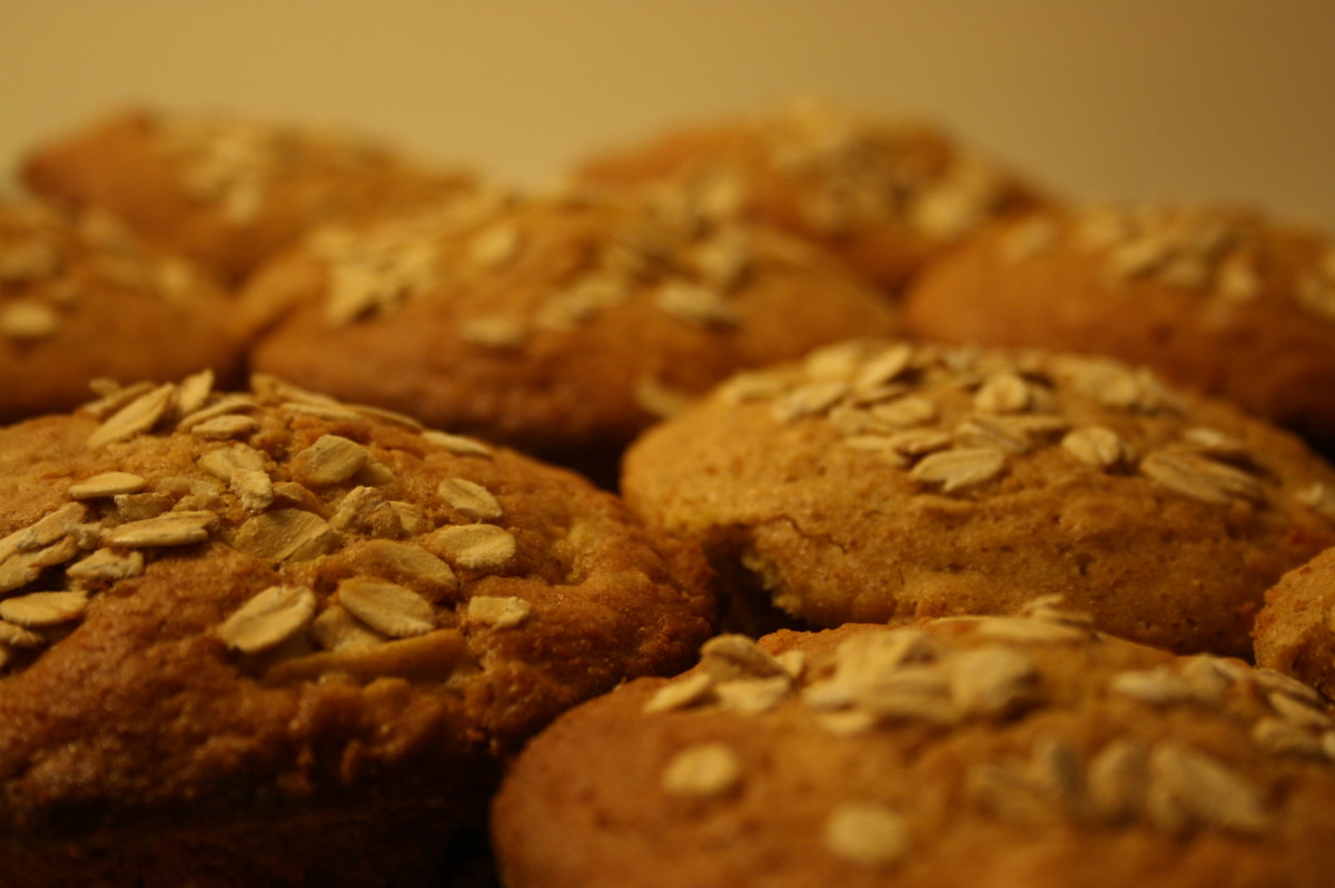 Applesauce Muffins