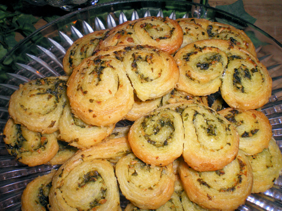 Palmiers Du Basilic (Basil-Scented Savory Cookies image