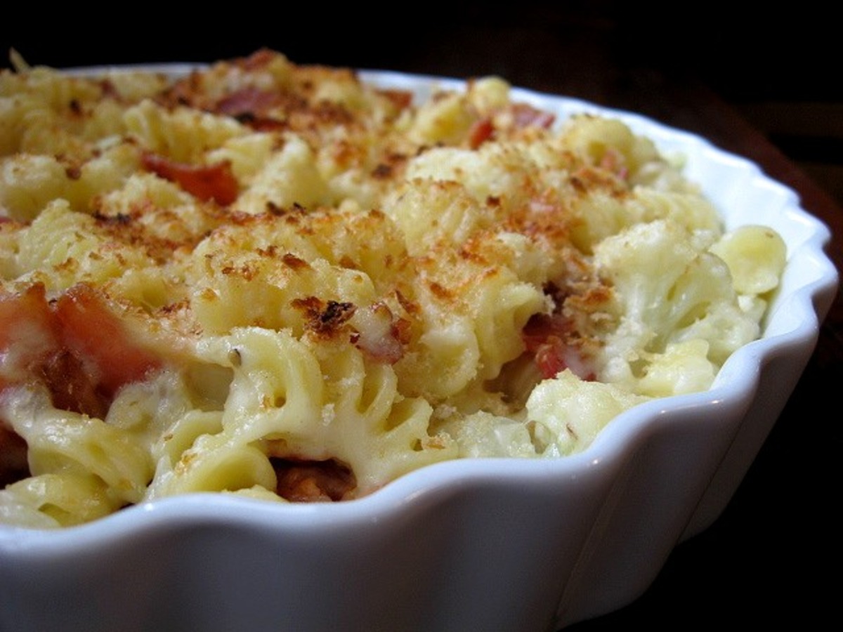 Parmigiano-Crusted Rigatoni W/Cauliflower & Bacon_image